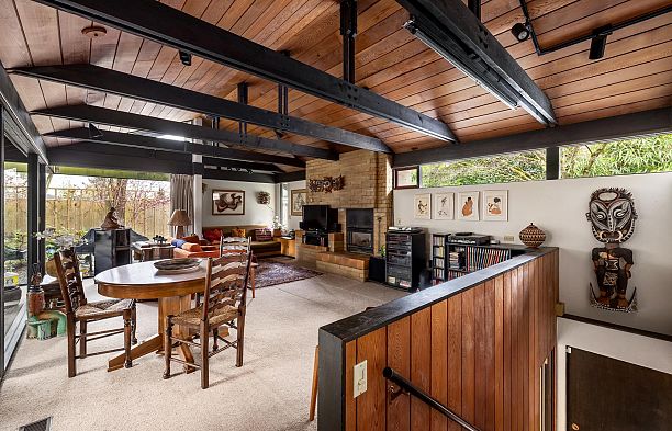 6821 Laurel Street South Cambie