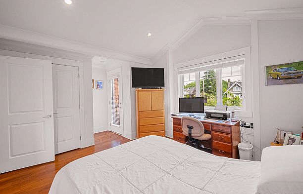 3288 W 32nd Avenue MacKenzie Heights