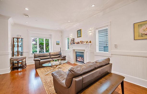3288 W 32nd Avenue MacKenzie Heights