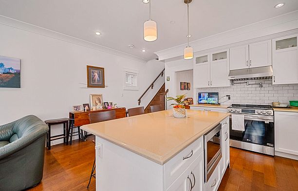 3288 W 32nd Avenue MacKenzie Heights