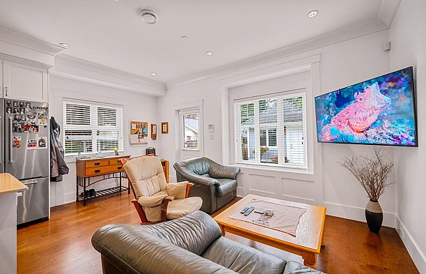 3288 W 32nd Avenue MacKenzie Heights