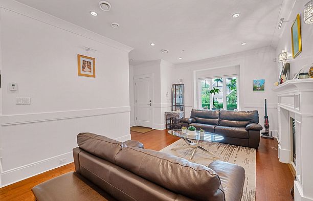 3288 W 32nd Avenue MacKenzie Heights