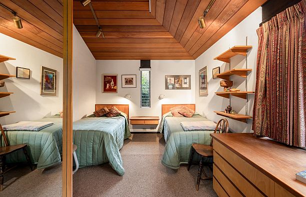 6821 Laurel Street South Cambie