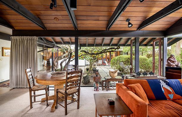6821 Laurel Street South Cambie