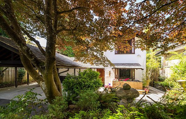 6821 Laurel Street South Cambie