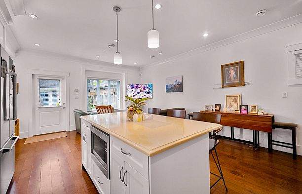 3288 W 32nd Avenue MacKenzie Heights