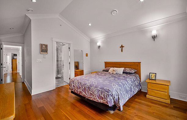 3288 W 32nd Avenue MacKenzie Heights