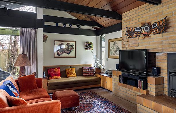 6821 Laurel Street South Cambie