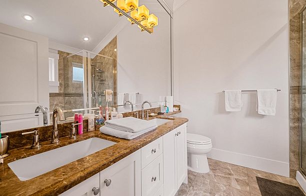 3288 W 32nd Avenue MacKenzie Heights
