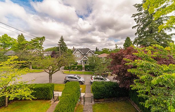 3288 W 32nd Avenue MacKenzie Heights