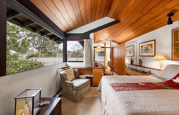 6821 Laurel Street South Cambie