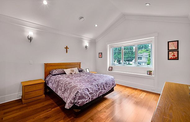 3288 W 32nd Avenue MacKenzie Heights