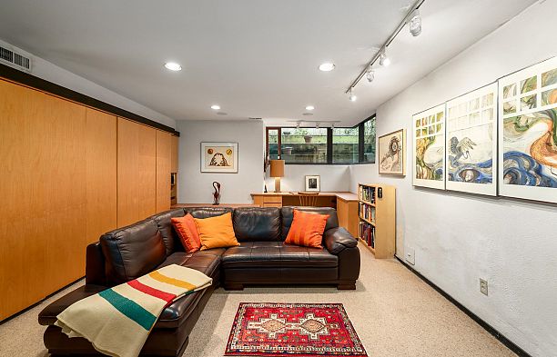 6821 Laurel Street South Cambie