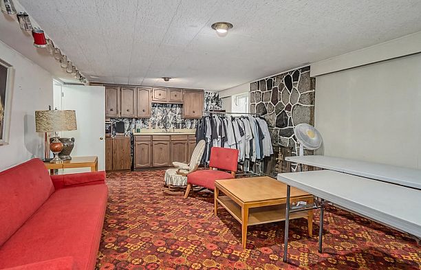 5433 Ash Street Cambie