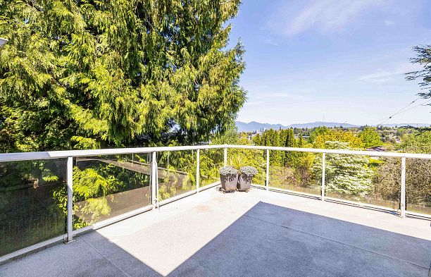 4888 Narvaez Drive Quilchena
