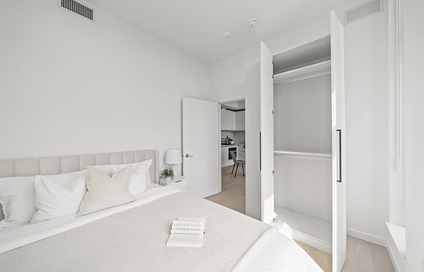 904 8415 Granville Street S.W. Marine