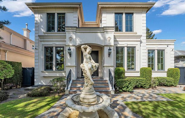 6963 Fremlin Street South Cambie