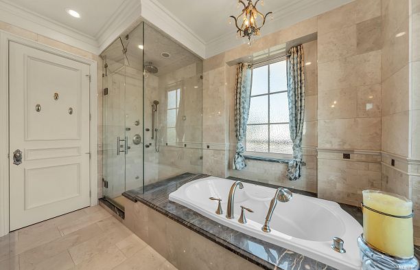 6963 Fremlin Street South Cambie