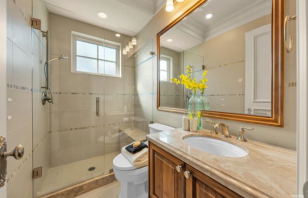 6963 Fremlin Street South Cambie