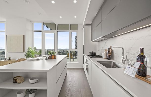 905 8415 Granville Street S.W. Marine