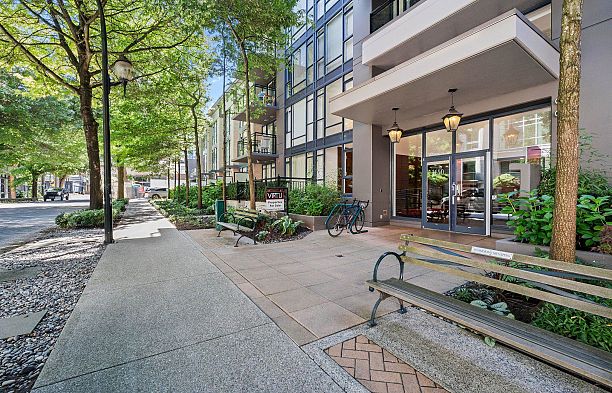 1648 W 7th Avenue Fairview VW