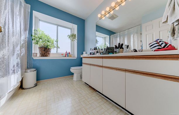 5592 Elizabeth Street Cambie