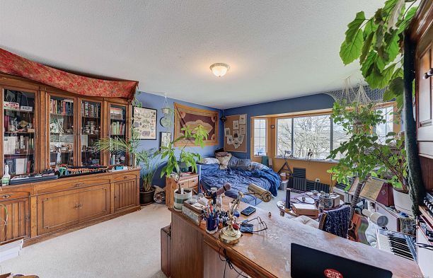 5592 Elizabeth Street Cambie