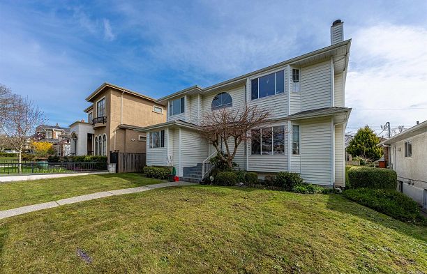 5592 Elizabeth Street Cambie