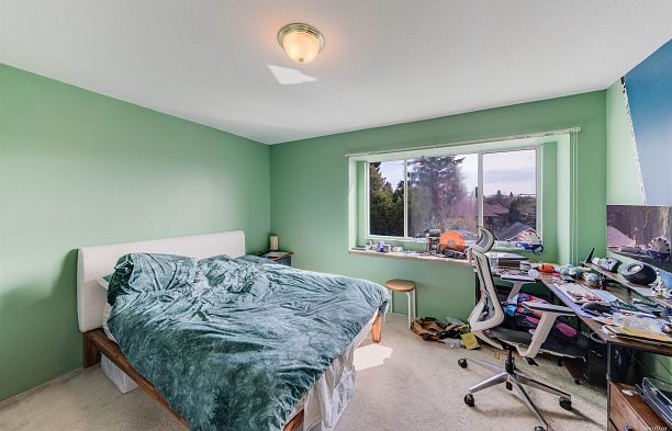 5592 Elizabeth Street Cambie