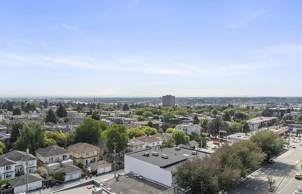 905 8415 Granville Street S.W. Marine