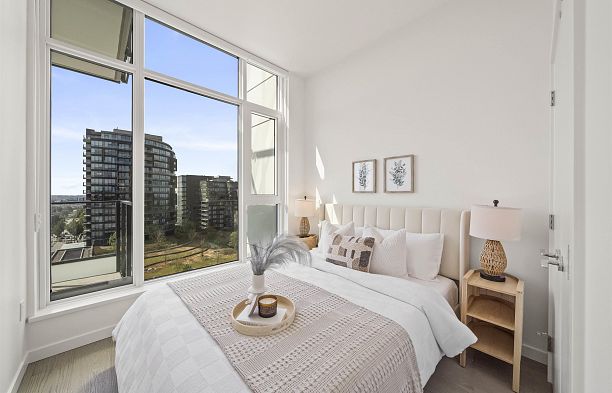 905 8415 Granville Street S.W. Marine