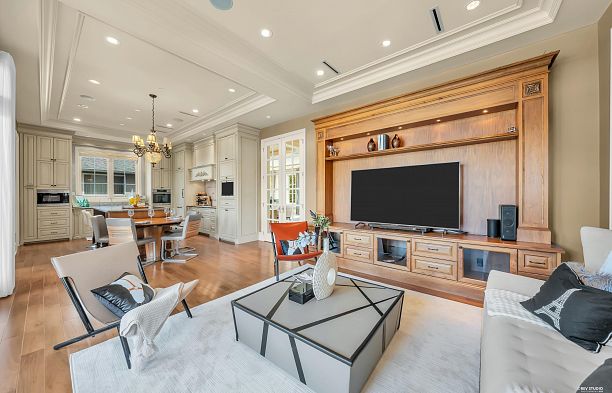 6963 Fremlin Street South Cambie