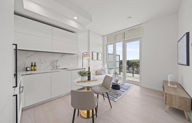904 8415 Granville Street S.W. Marine