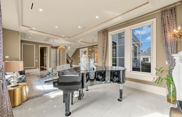 6963 Fremlin Street South Cambie