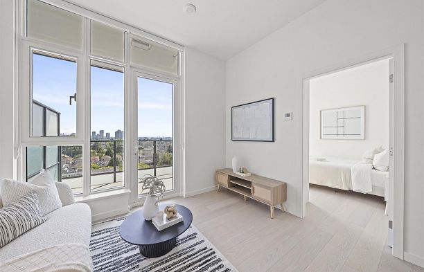904 8415 Granville Street S.W. Marine