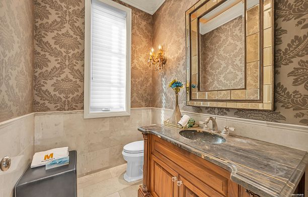 6963 Fremlin Street South Cambie