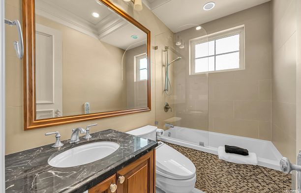 6963 Fremlin Street South Cambie