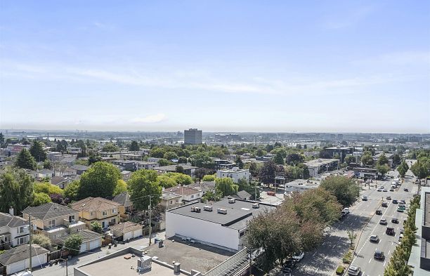 904 8415 Granville Street S.W. Marine