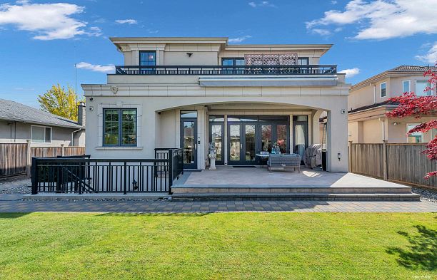 6963 Fremlin Street South Cambie
