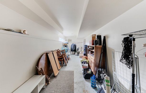 5592 Elizabeth Street Cambie