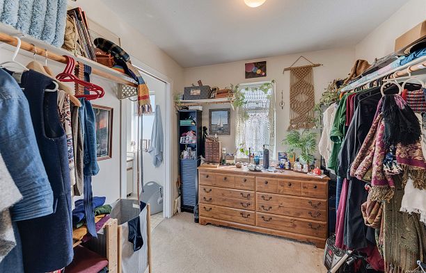 5592 Elizabeth Street Cambie