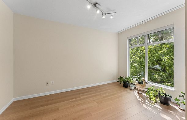 410 3727 W 10th Avenue Point Grey