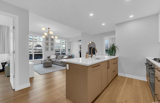 101 5007 Ash Street Cambie