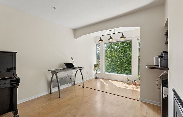 410 3727 W 10th Avenue Point Grey