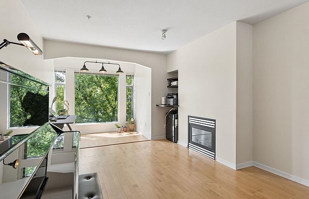 410 3727 W 10th Avenue Point Grey
