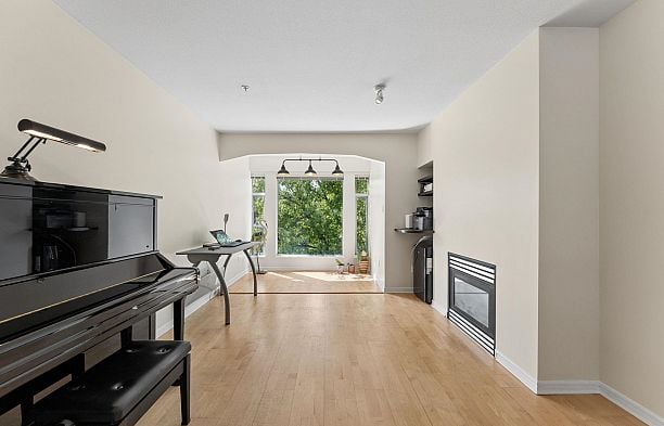 410 3727 W 10th Avenue Point Grey