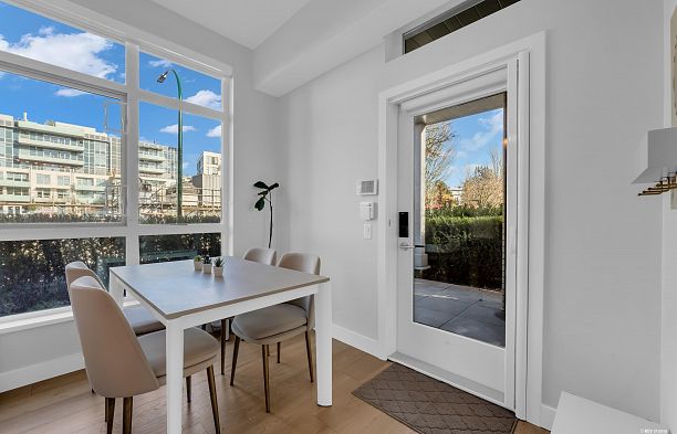 101 5007 Ash Street Cambie