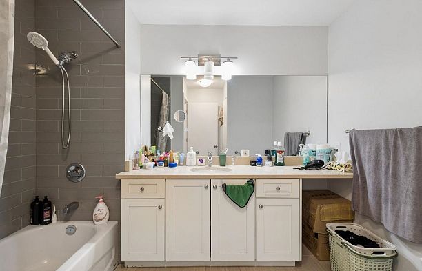 311 444 W 49th Avenue South Cambie