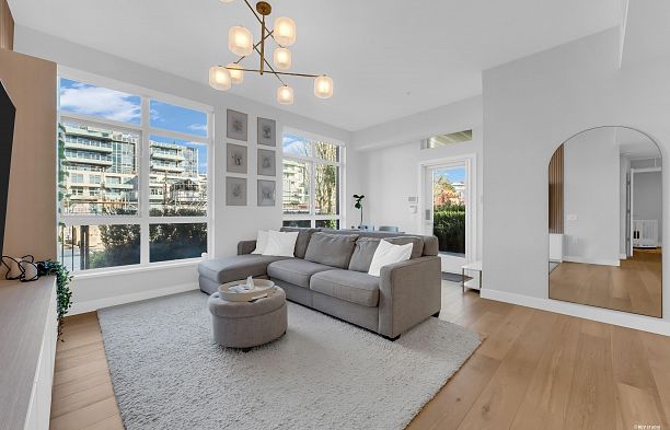 101 5007 Ash Street Cambie