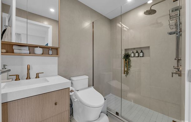 101 5007 Ash Street Cambie